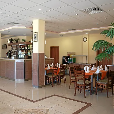 Black Sea - Breakfast, Pool & Free Parking 3* 奥布佐尔