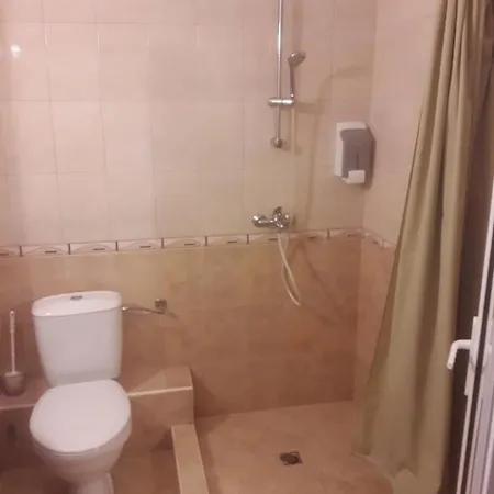 Black Sea - Breakfast, Pool & Free Parking 3*