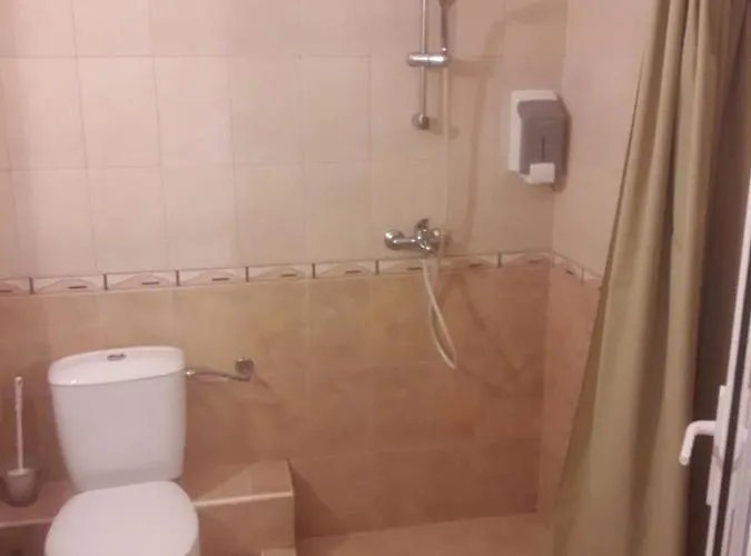 Black Sea - Breakfast, Pool & Free Parking 3*