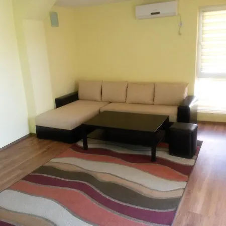 Black Sea - Breakfast, Pool & Free Parking Obzor