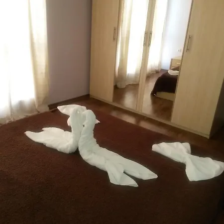 Black Sea - Breakfast, Pool & Free Parking 3*