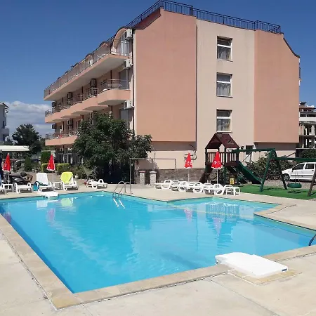 Black Sea - Breakfast, Pool & Free Parking Obzor