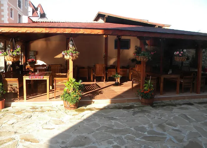 Black Sea - Breakfast, Pool & Free Parking