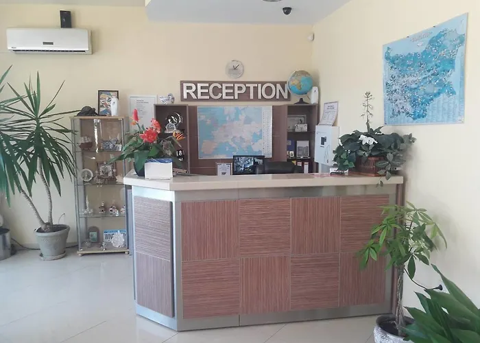 Hotel Black Sea - Breakfast, Pool & Free Parking Obsor