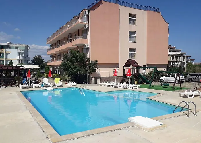 Black Sea - Breakfast, Pool & Free Parking Obsor