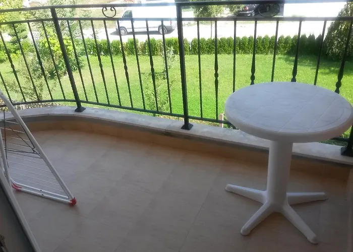 Hotel Black Sea - Breakfast, Pool & Free Parking Obsor