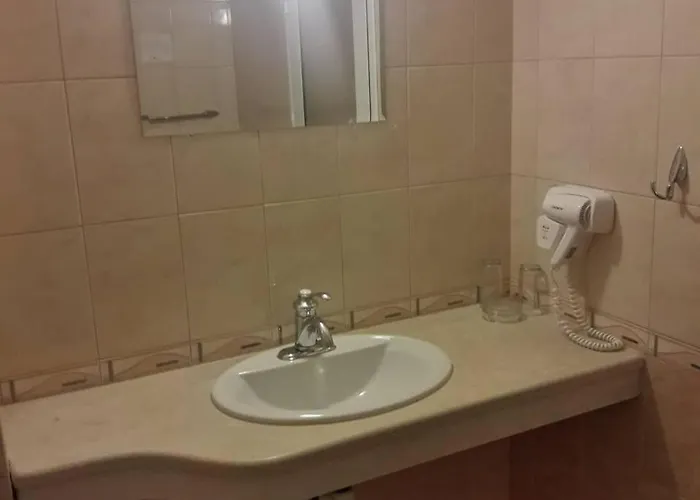 Black Sea - Breakfast, Pool & Free Parking Obsor